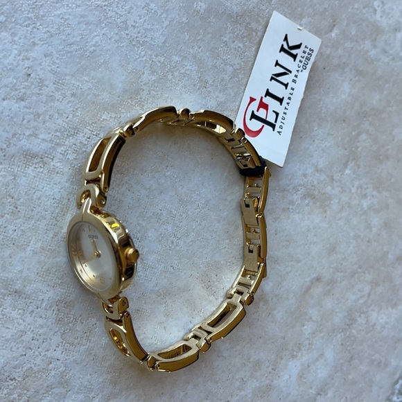 New Guess lady quartz w/box #G55358L - Picture 3 of 6